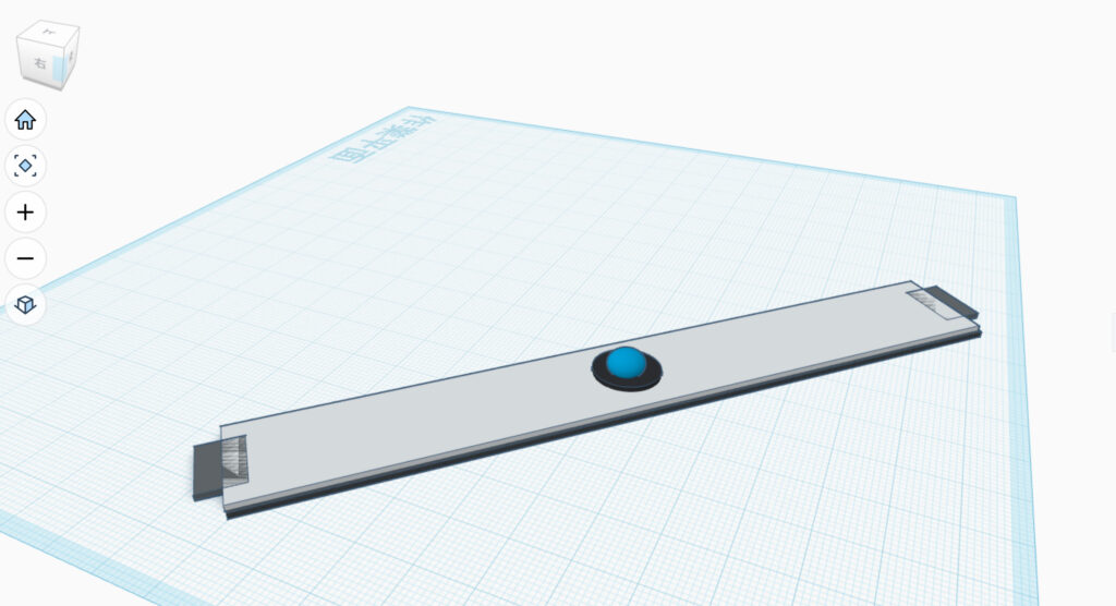 Tinkercadで作成された3Dモデル「クル定規」。中央に持ち手と回転機構を備え、底面には移動用のローラーが付いた小学生の発明作品。