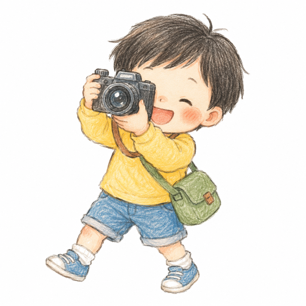 カメラを両手で構えて笑顔で写真を撮る子どものイラスト。キッズお仕事タウン「カメラマン」体験のイメージ。